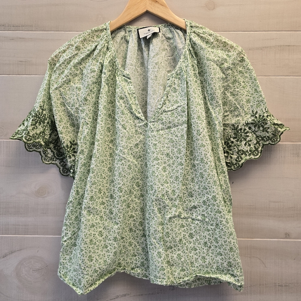 TUCKERNUCK Green White Floral Blouse Top Scalloped Short Sleeve, Size L